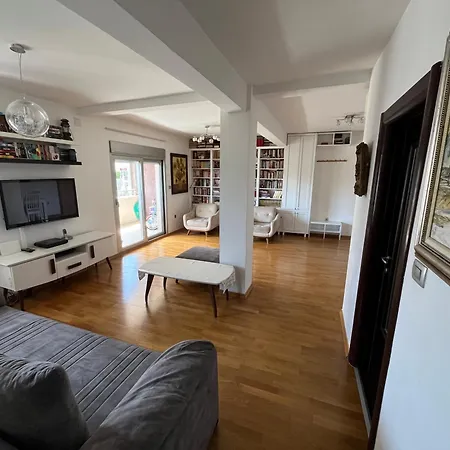 Budva City Apartman 아파트 *