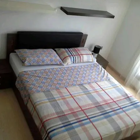 Budva City Apartman 아파트 *